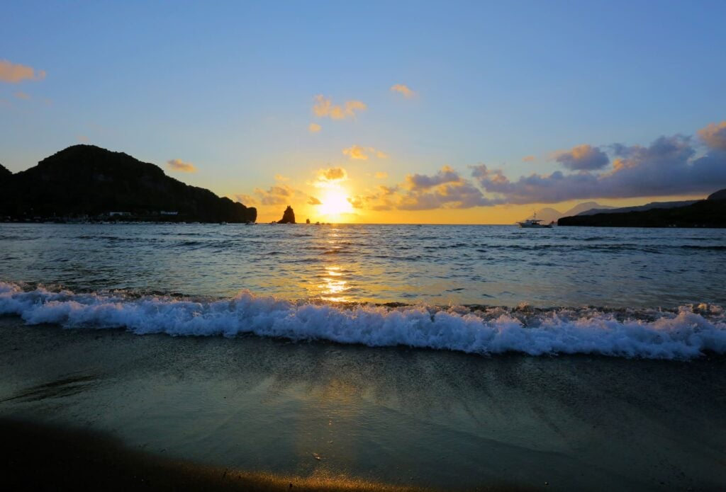 Coucher de soleil Eolien plage Sabbie nere Vulcano