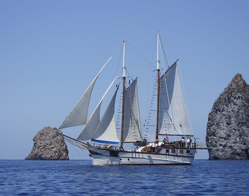 Du 13 au 20 mai à la découverte des Iles Éoliennes à bord du Sigismondo